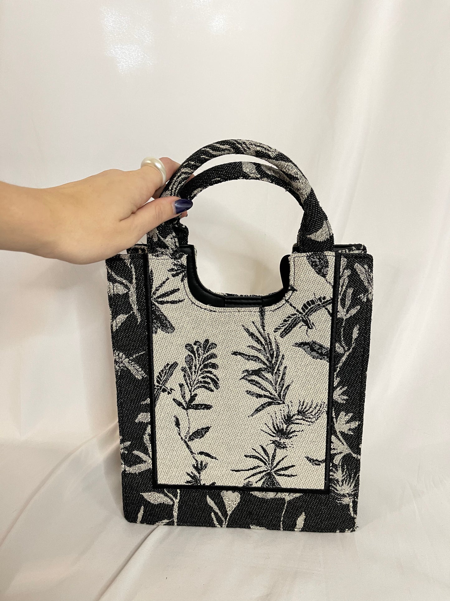 Dragonfly Canvas tote
